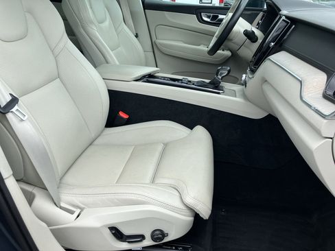 Used 2021 Volvo XC60 T6 Inscription w/ Advanced Package image 31