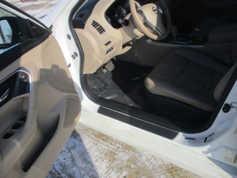 Used 2015 Nissan Altima 2.5 SL w/ Technology Package image 23