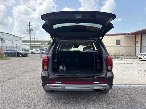 Used 2024 Hyundai Palisade SEL FWD image 13