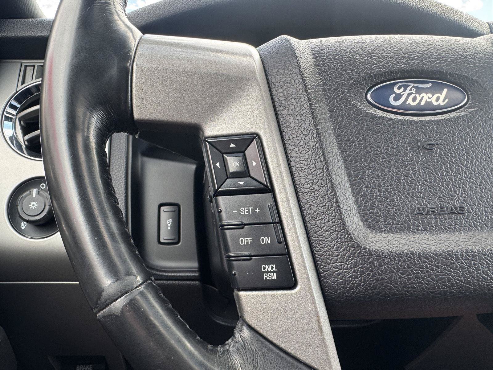 Used 2015 Ford Expedition Limited w/ Equipment Group 301A AWD/4WD image 19
