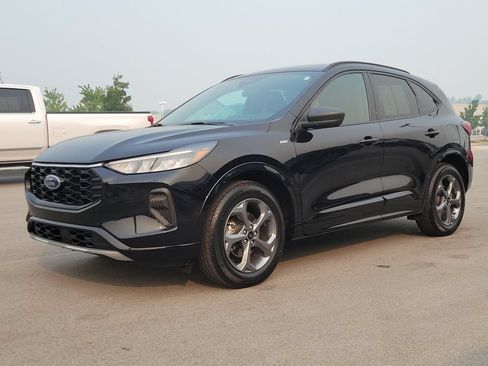 Used 2023 Ford Escape ST-Line w/ Tech Pack #1 AWD/4WD image 2