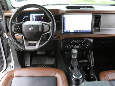 Used 2024 Ford Bronco Outer Banks AWD/4WD image 19