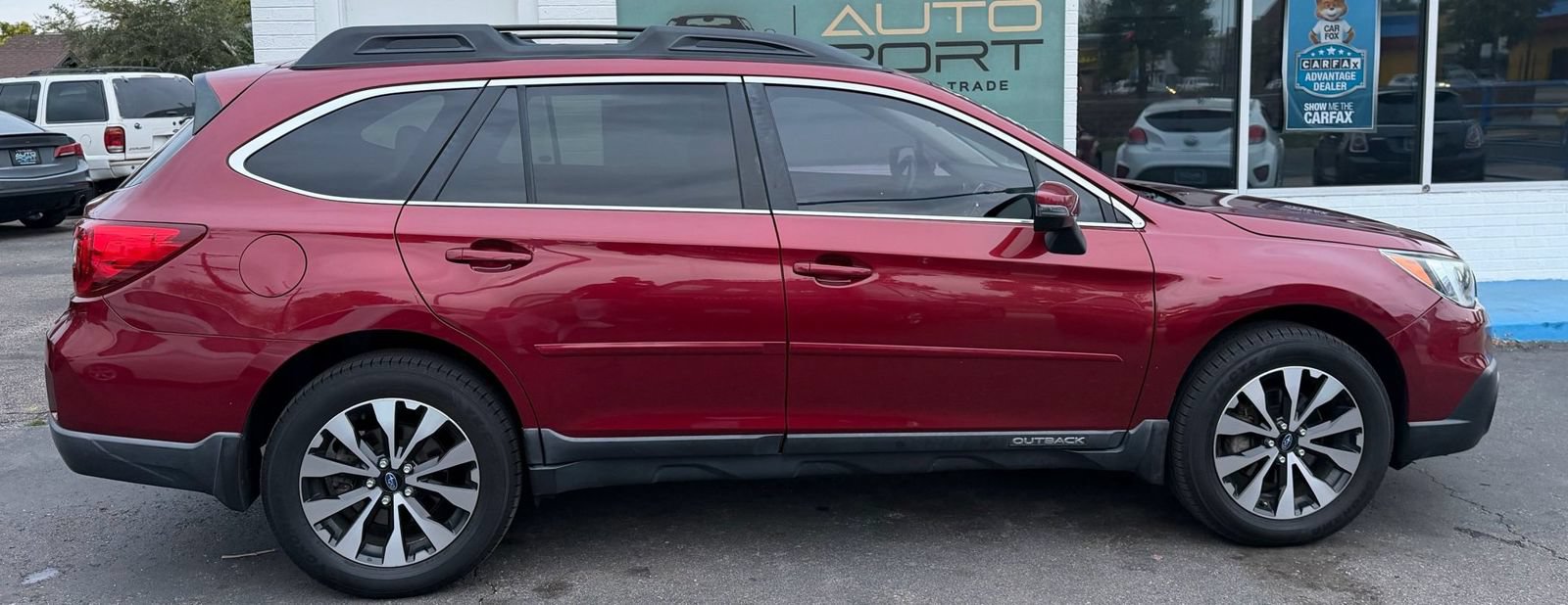 Used 2016 Subaru Outback 2.5i Limited AWD/4WD image 2