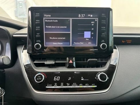 Used 2022 Toyota Corolla LE FWD image 17