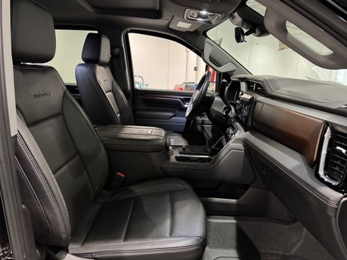 Used 2024 GMC Sierra 2500 Denali w/ Technology Package image 38