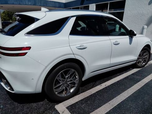 Used 2023 Genesis GV70 2.5T w/ Advanced Package AWD/4WD image 3