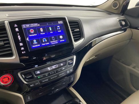 Used 2018 Honda Pilot Touring image 24