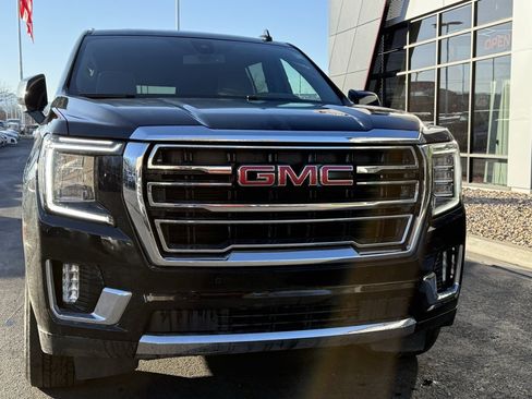 Used 2022 GMC Yukon XL SLT image 32