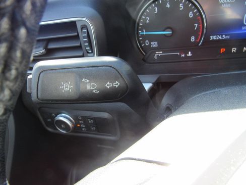 Used 2022 Ford Explorer XLT w/ Equipment Group 202A image 22