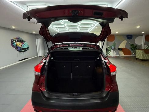 Used 2019 Nissan Kicks SR w/ Exterior Electronics Package FWD image 30
