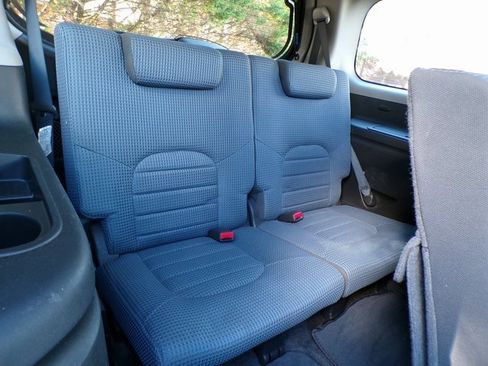 Used 2005 Nissan Pathfinder SE Off-Road image 10