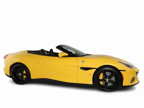 Used 2022 Ferrari Portofino M image 12