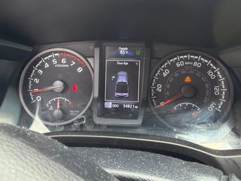 Used 2021 Toyota Tacoma SR w/ SR Convenience Package RWD image 10