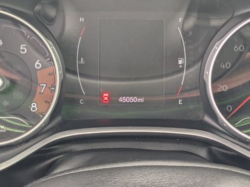 Used 2019 Jeep Compass Latitude w/ Cold Weather Group AWD/4WD image 12