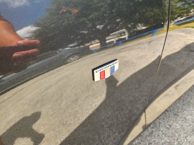 Used 2017 Chevrolet Camaro LT RWD image 8