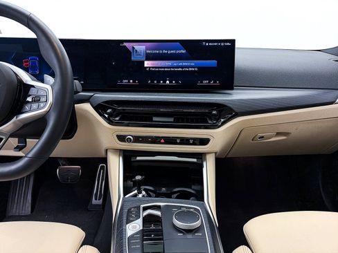 Used 2025 BMW 330i Sedan w/ M Sport Package RWD image 10