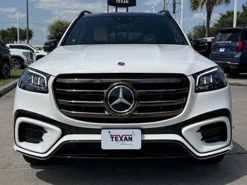 Used 2025 Mercedes-Benz GLS 450 4MATIC image 9