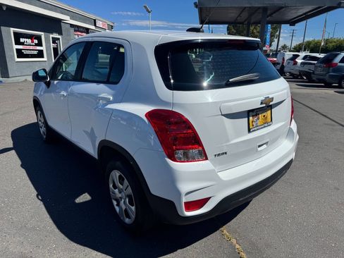 Used 2017 Chevrolet Trax LS FWD image 5