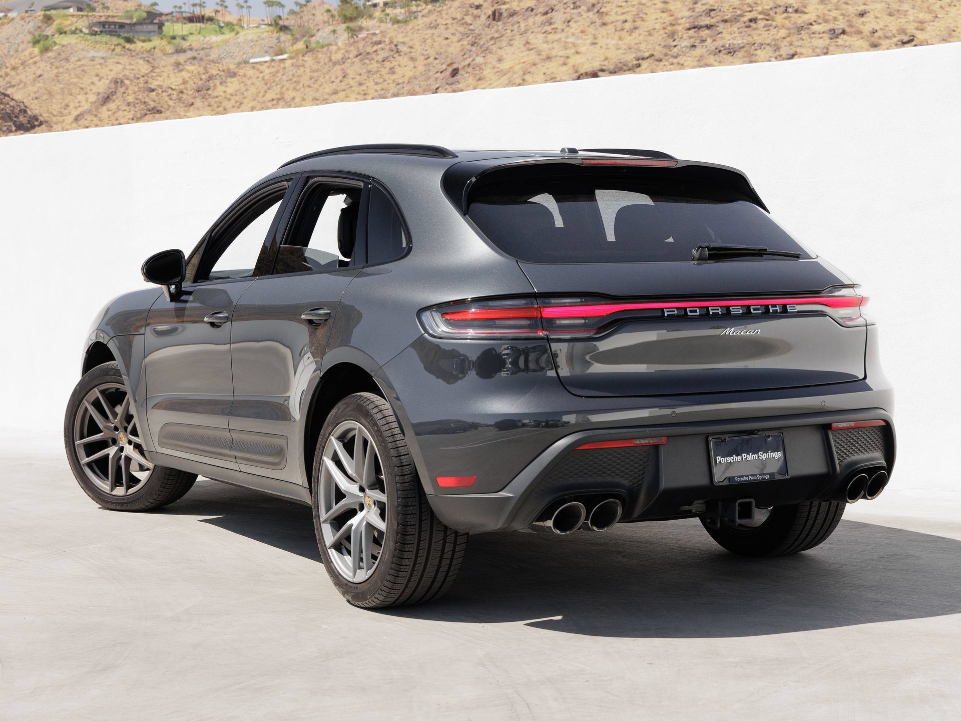 Certified 2026 Porsche Macan AWD/4WD image 3