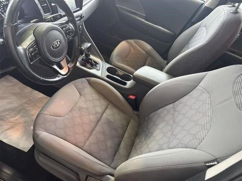Used 2018 Kia Niro LX image 5