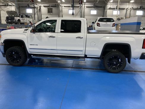 Used 2016 GMC Sierra 2500 SLT AWD/4WD image 3