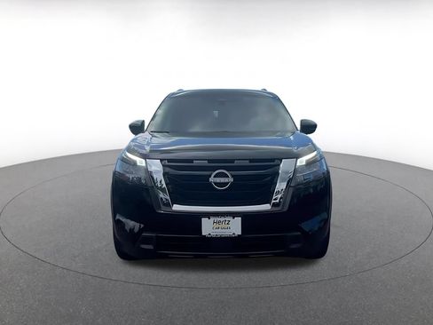 Used 2025 Nissan Pathfinder SV FWD image 4