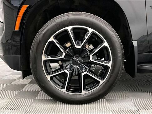 Used 2025 Chevrolet Tahoe RST w/ Comfort Package AWD/4WD image 10