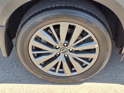 Used 2024 Nissan Pathfinder SL w/ SL Premium Package image 9