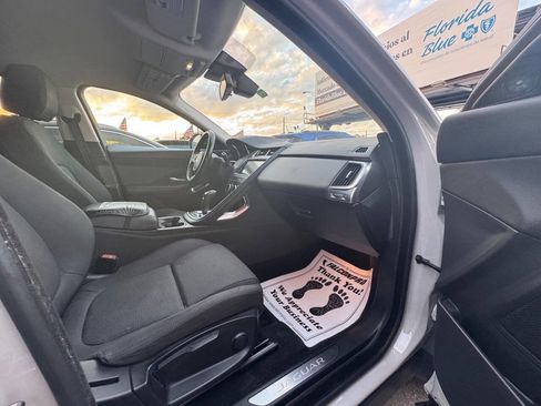 Used 2019 Jaguar E-PACE P250 AWD 4dr SUV image 22