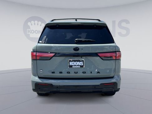Used 2024 Toyota Sequoia Platinum AWD/4WD image 5