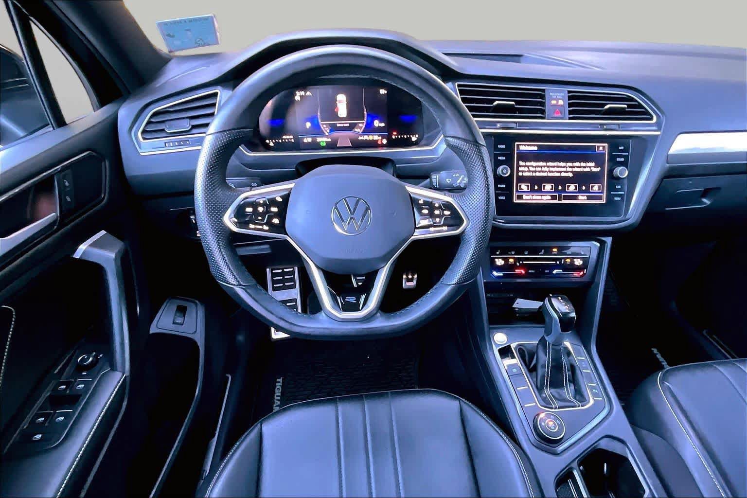 Used 2024 Volkswagen Tiguan SE R-Line AWD/4WD image 6
