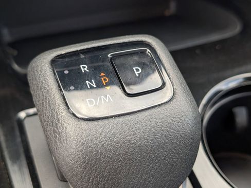 Used 2023 Nissan Rogue SV image 25