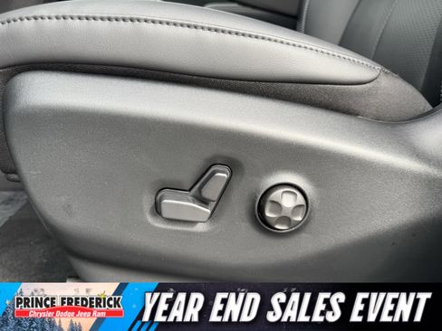 New 2026 Chrysler Pacifica Select image 11