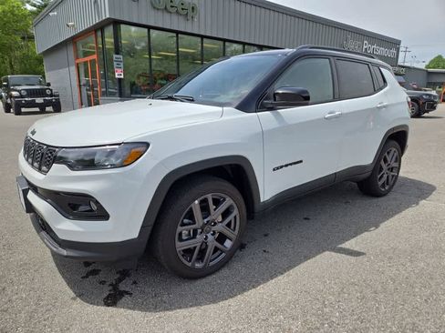 Used 2026 Jeep Compass Limited AWD/4WD image 8