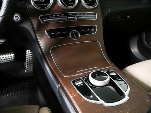 Used 2019 Mercedes-Benz C 300 Sedan image 18