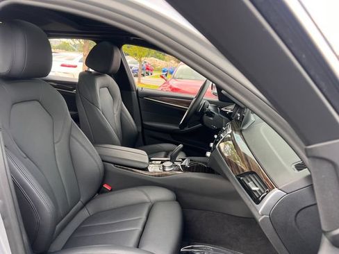 Used 2020 BMW 530e w/ Convenience Package RWD image 33