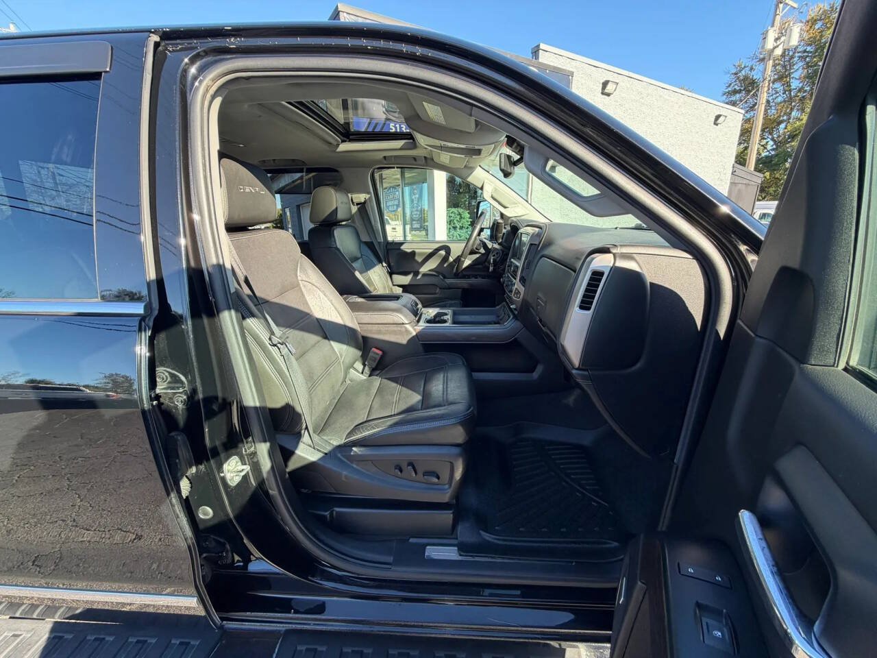 Used 2019 GMC Sierra 2500 Denali AWD/4WD image 23