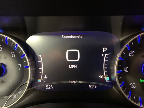 Used 2020 Chrysler Pacifica Limited image 35