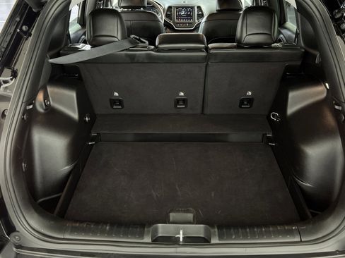 Used 2023 Jeep Cherokee Altitude Lux image 24