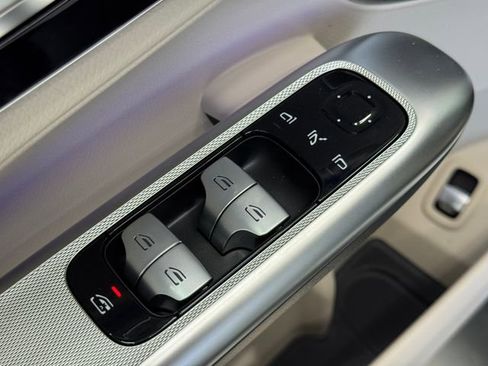 New 2026 Mercedes-Benz GLC 300 image 42