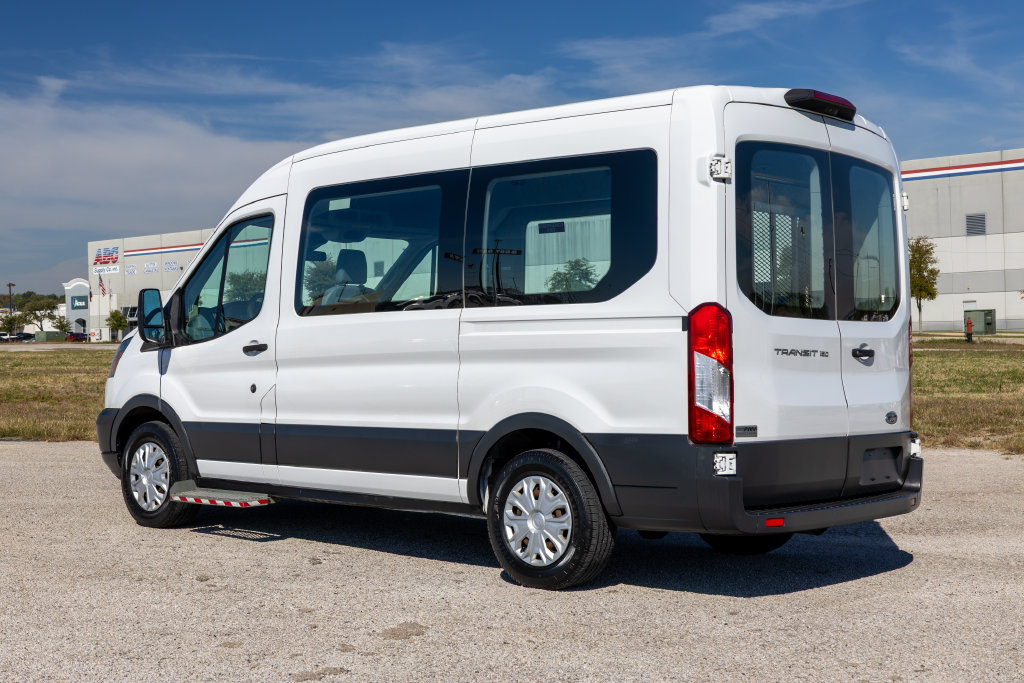 Used 2018 Ford Transit 150 XL RWD image 5