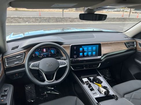 Certified 2025 Volkswagen Atlas SE image 15