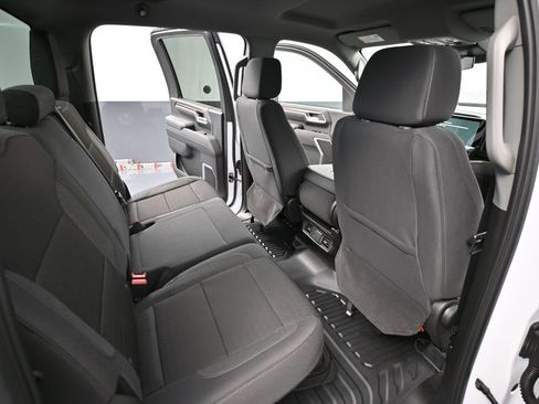 Used 2025 GMC Sierra 2500 SLE image 42