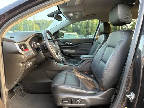 Used 2018 GMC Acadia SLT FWD image 17