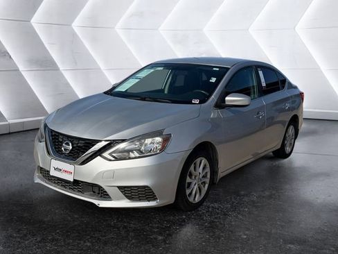 Used 2019 Nissan Sentra SV image 3