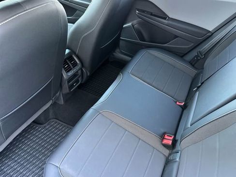 Certified 2022 Volkswagen Taos SE w/ Panoramic Sunroof Package image 11