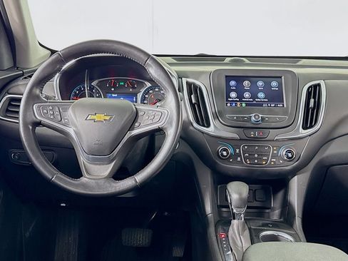 Used 2022 Chevrolet Equinox LT w/ Driver Convenience Package image 12
