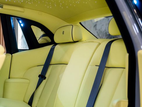 Used 2024 Rolls-Royce Phantom image 14