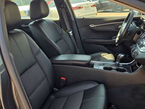 Used 2018 Chevrolet Impala LT FWD image 18