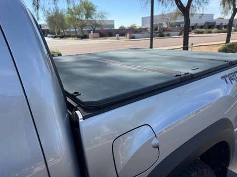 Used 2018 Toyota Tacoma TRD Off-Road image 31